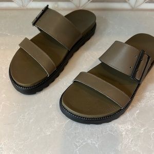 Sorel double strap sandals. Size 8, army green, barely worn
